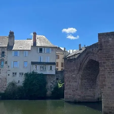 Au Pont Vieux Feriehus *