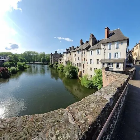 Au Pont Vieux 度假居